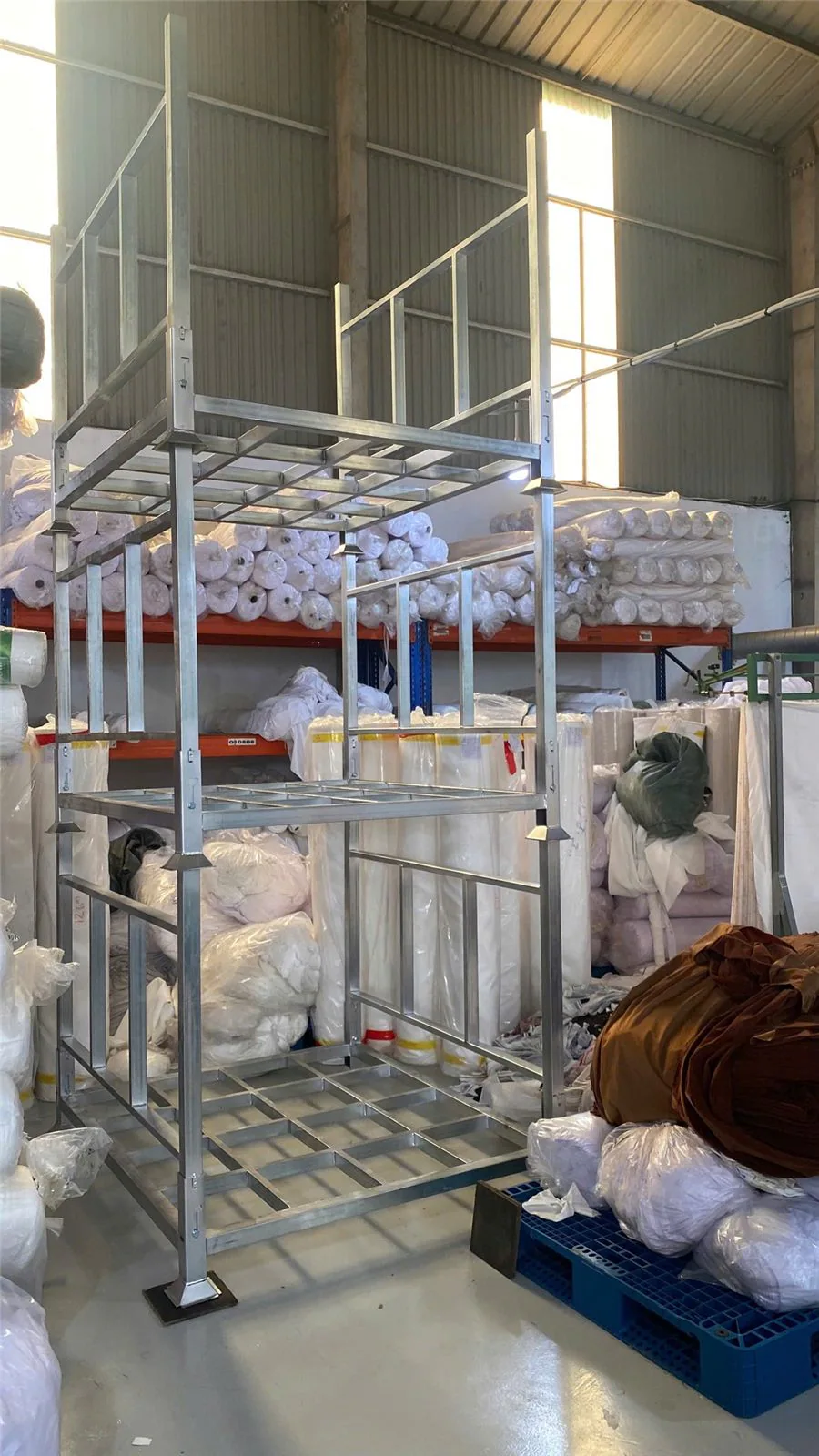 Bố trí kho linh hoạt · Pallet xếp chồng 02